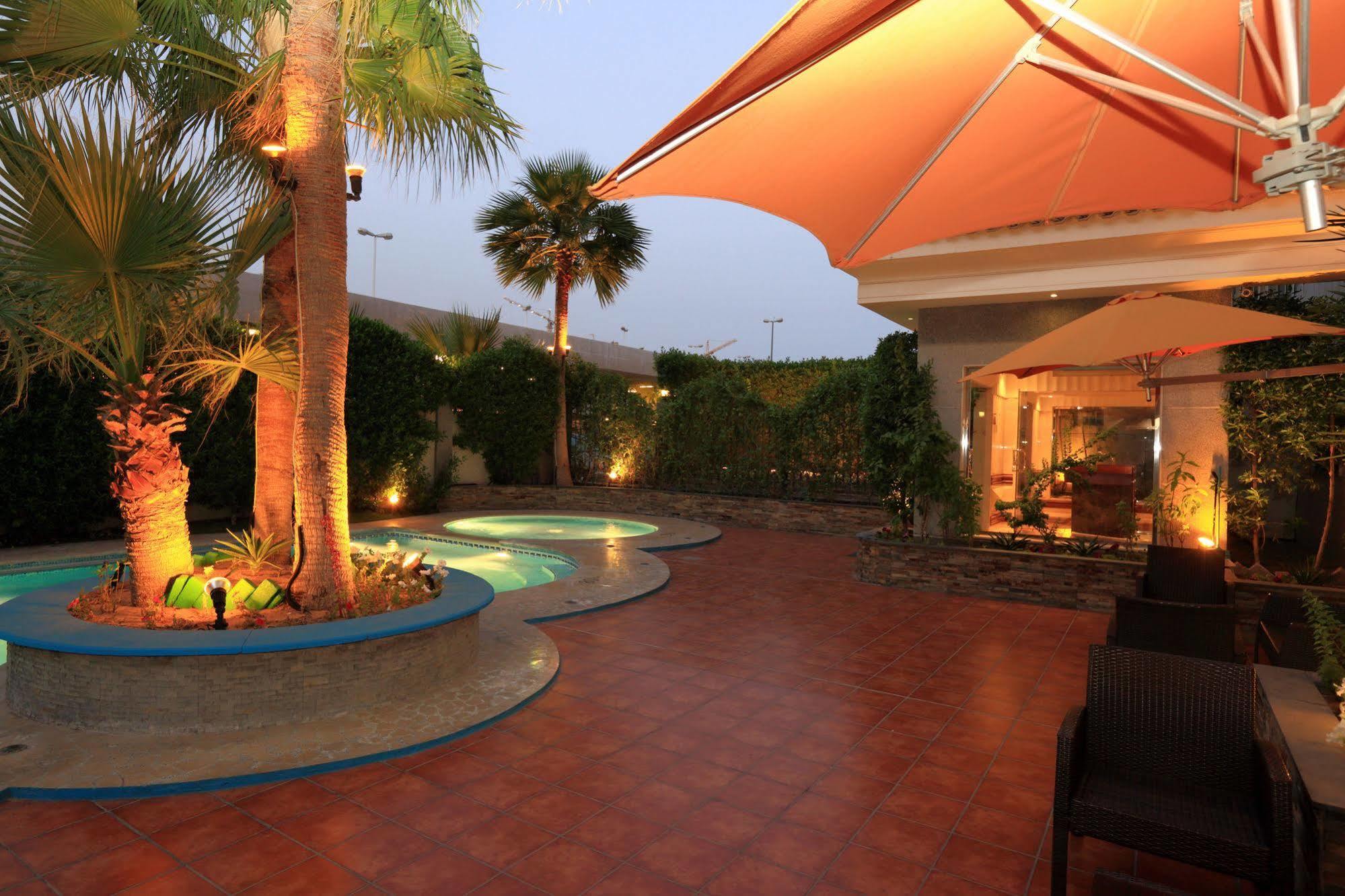 Boudl Al Shatea Dammam Luaran gambar
