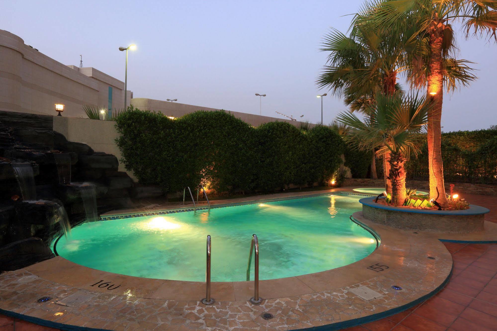 Boudl Al Shatea Dammam Luaran gambar